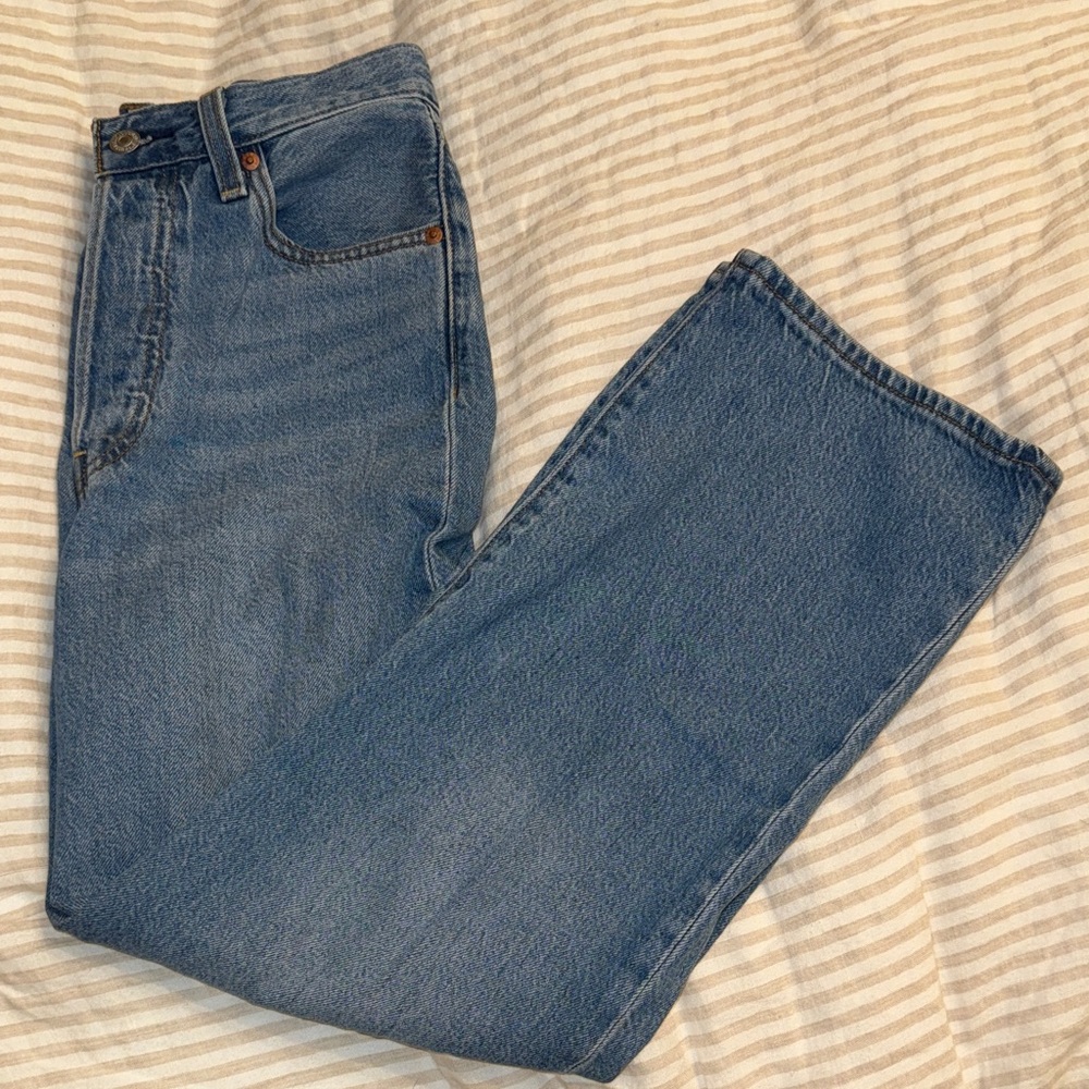 Levi’s Ribcage Straight Ankle Jeans - Picture 2 of 7